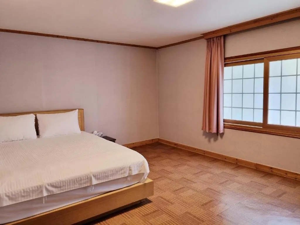Hotel G Jeju 3*,