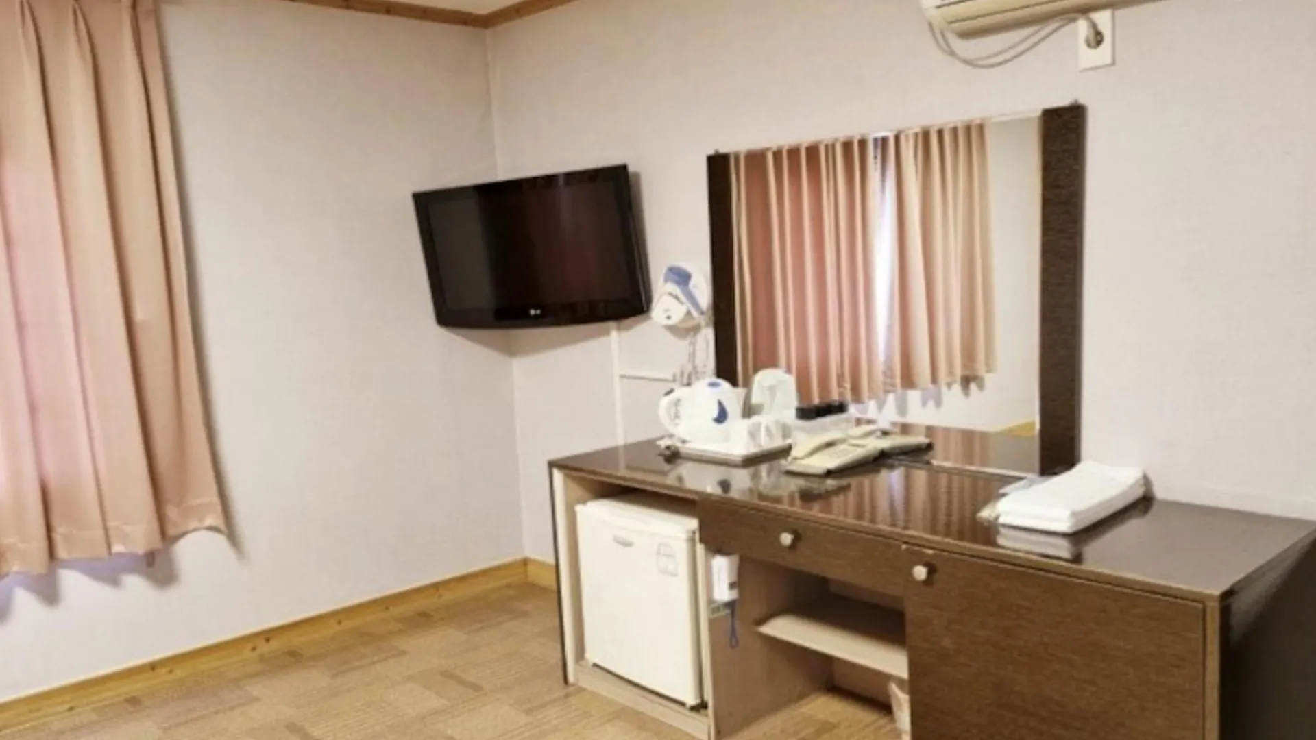 Hotel G Jeju 3*,